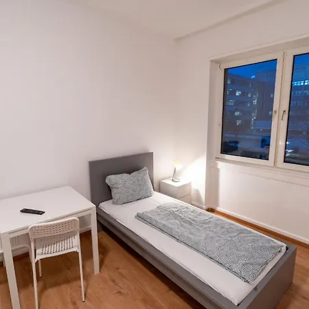 Schicke Grosszuegige Monteurwohnung Апартаменты