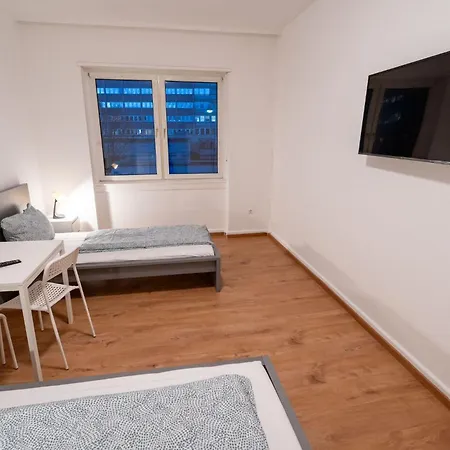 Schicke Grosszuegige Monteurwohnung Апартаменты