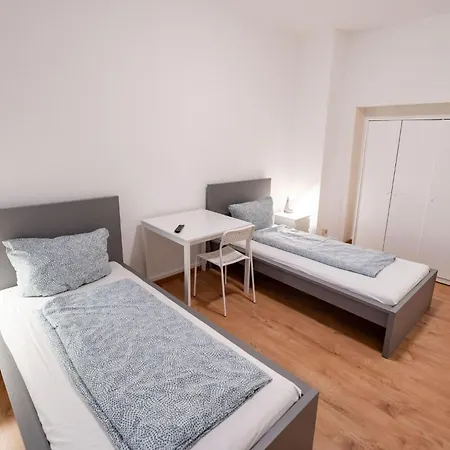 Schicke Grosszuegige Monteurwohnung Апартаменты *