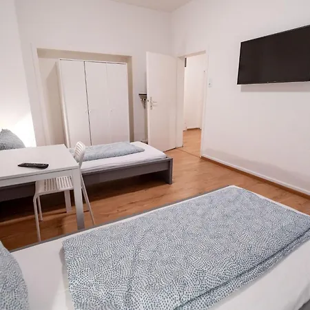 Schicke Grosszuegige Monteurwohnung Апартаменты