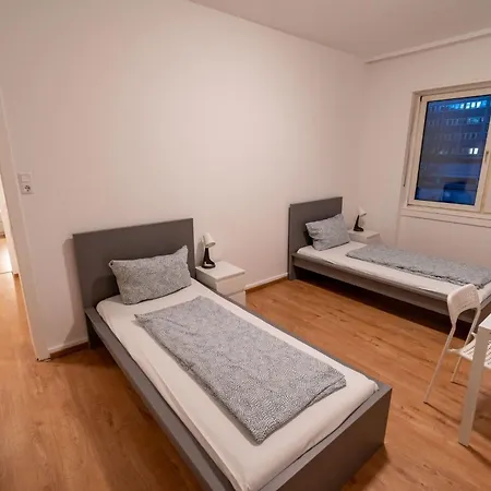 Schicke Grosszuegige Monteurwohnung Апартаменты Людвигсхафен-на-Рейне